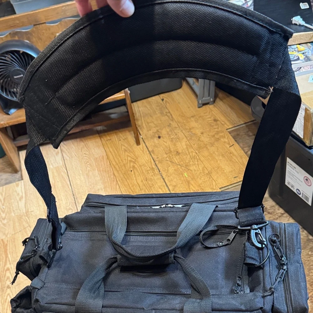 Black Storage duffle Gun Bag very spacious and a lots of space for everything
